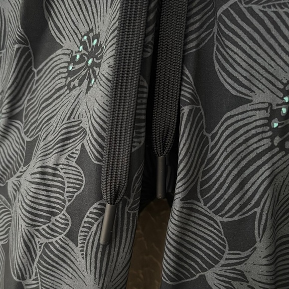 Hurley Men's Navy Blue Floral Swim Shorts Trunks Athletic Casual Comfort Logo XL - Picture 3 of 9